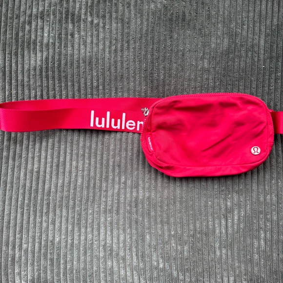 lululemon athletica Handbags - Lululemon Everyday Belt Bag Corporate 1L